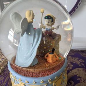 Collectible Heirloom Disney Pinnochio Snow Globe